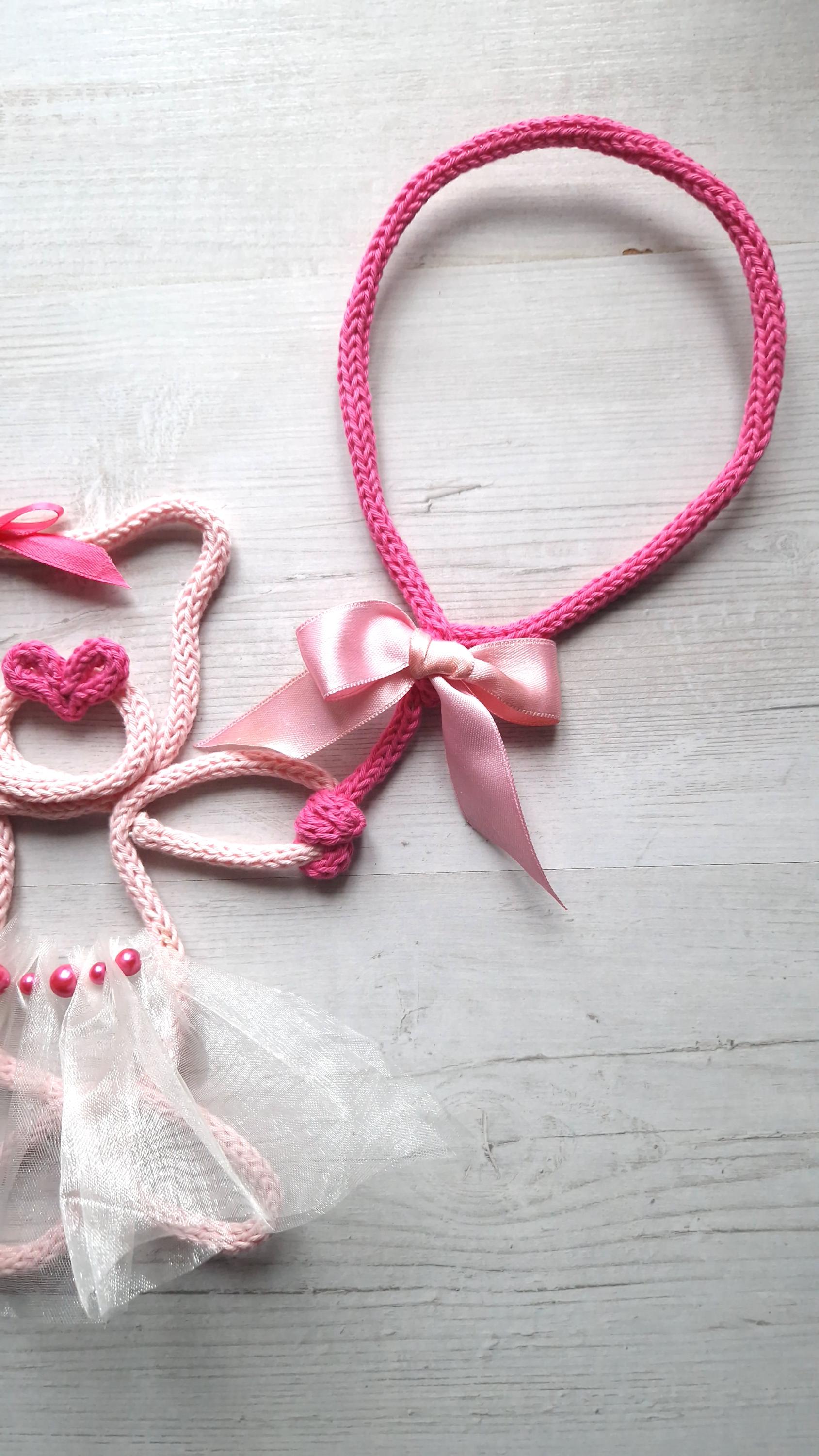 Décoration murale Ourson tricoté en fil de fer avec jupe en tulle et ballon personnalisable avec prénom