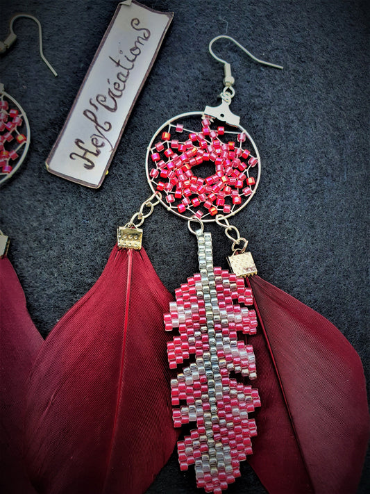 Boucles oreilles attrape rêve rouge fuchsia bijou bohème Heyl’Créations