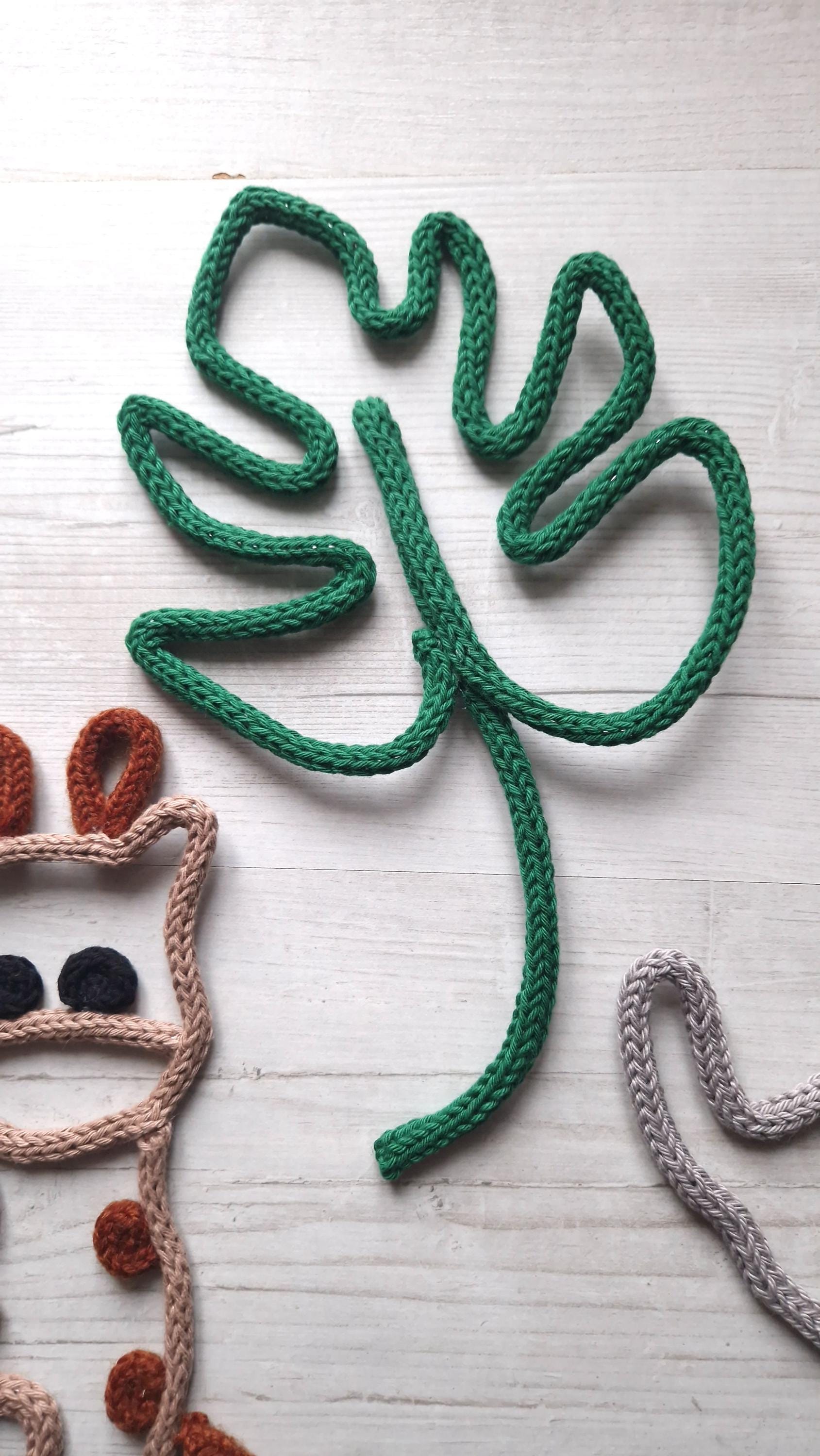 Animaux de la savane tricoté en fil de fer