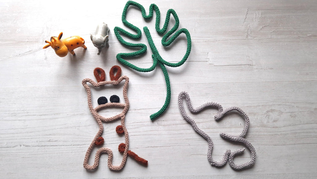 Animaux de la savane tricoté en fil de fer