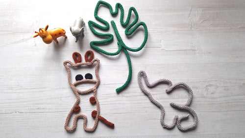 Animaux de la savane tricoté en fil de fer