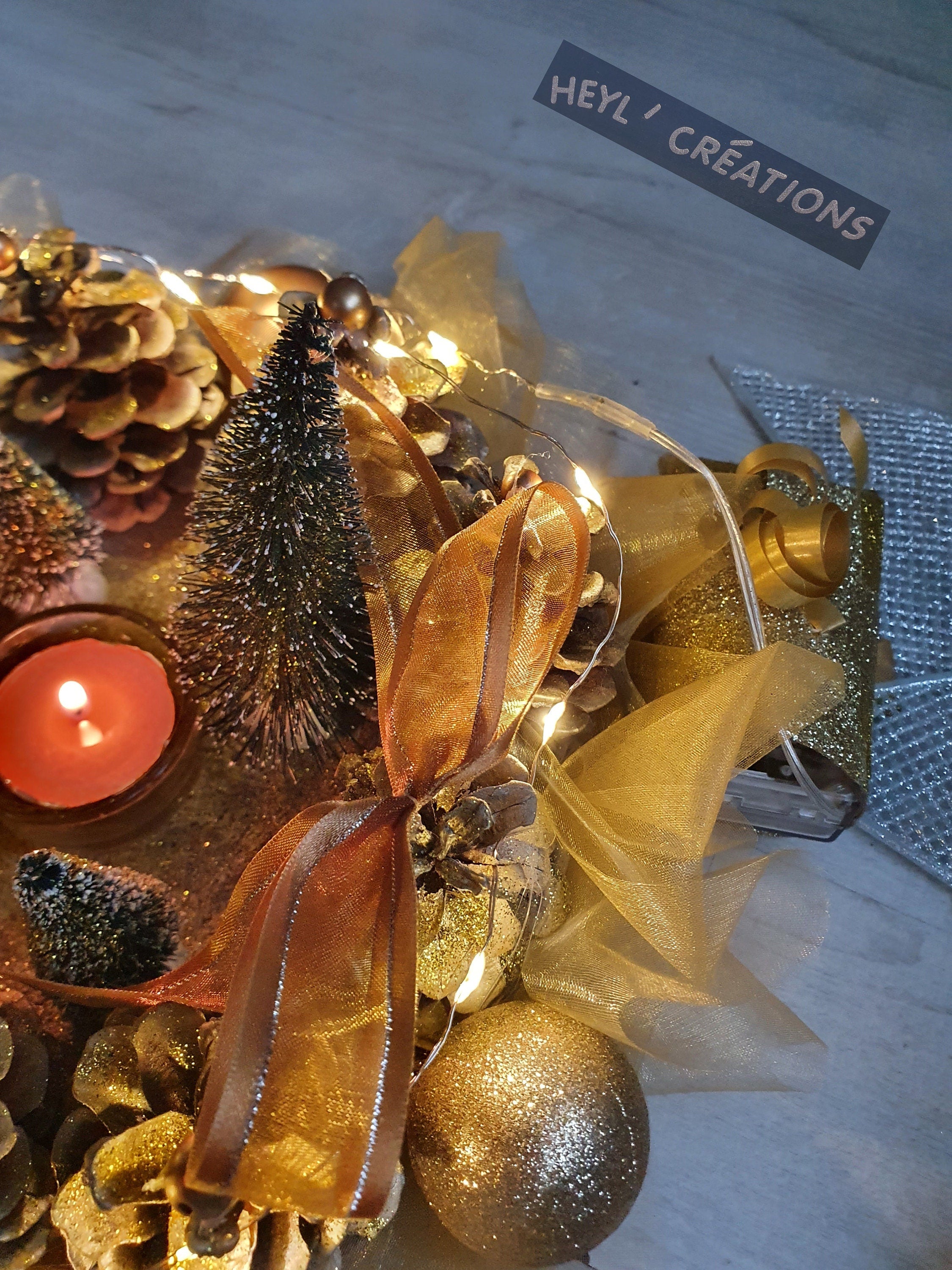 Centre de table couleur or avec guirlande Led intégrée