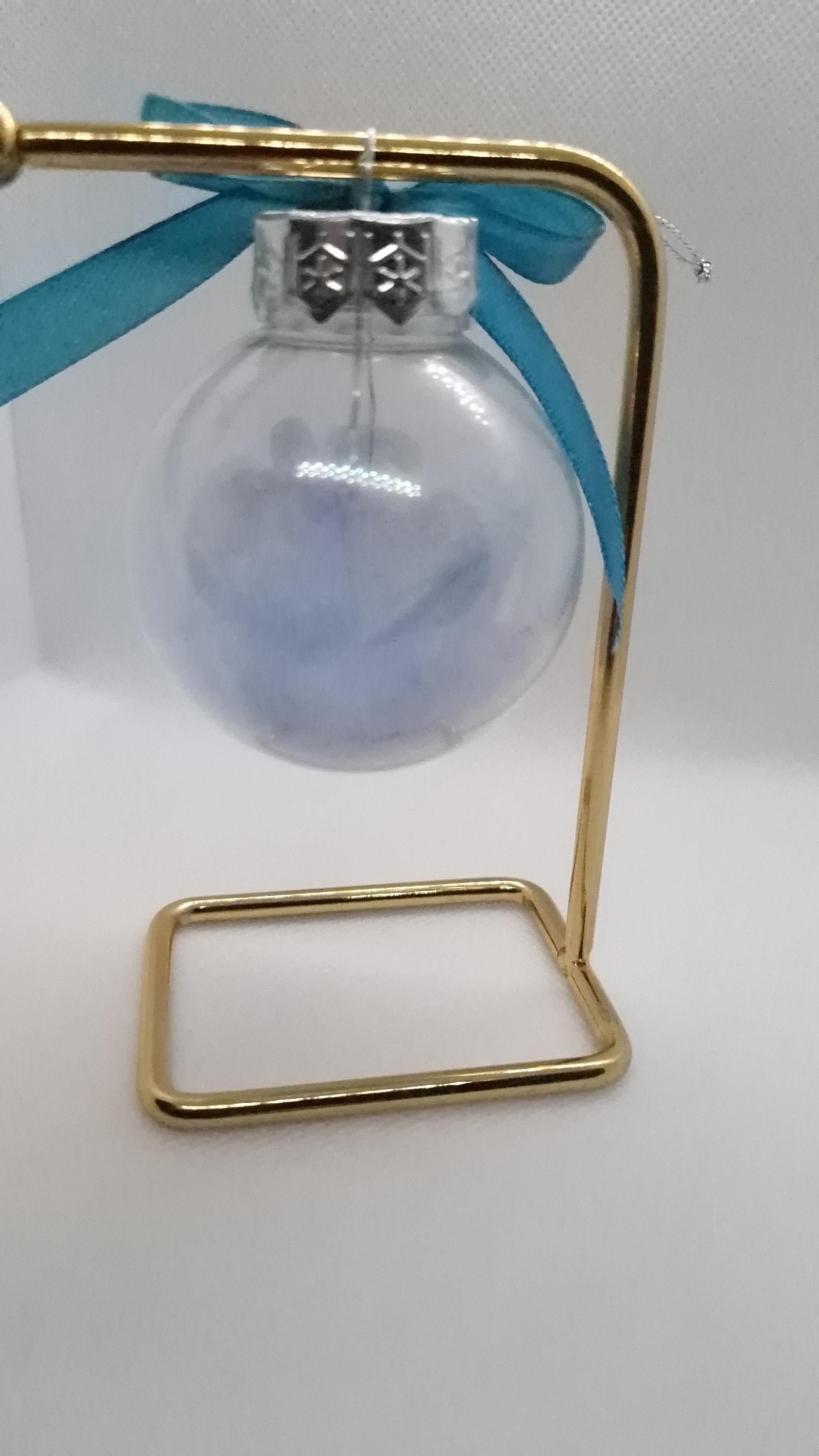 Boule de noël plume personnalisée avec prénom