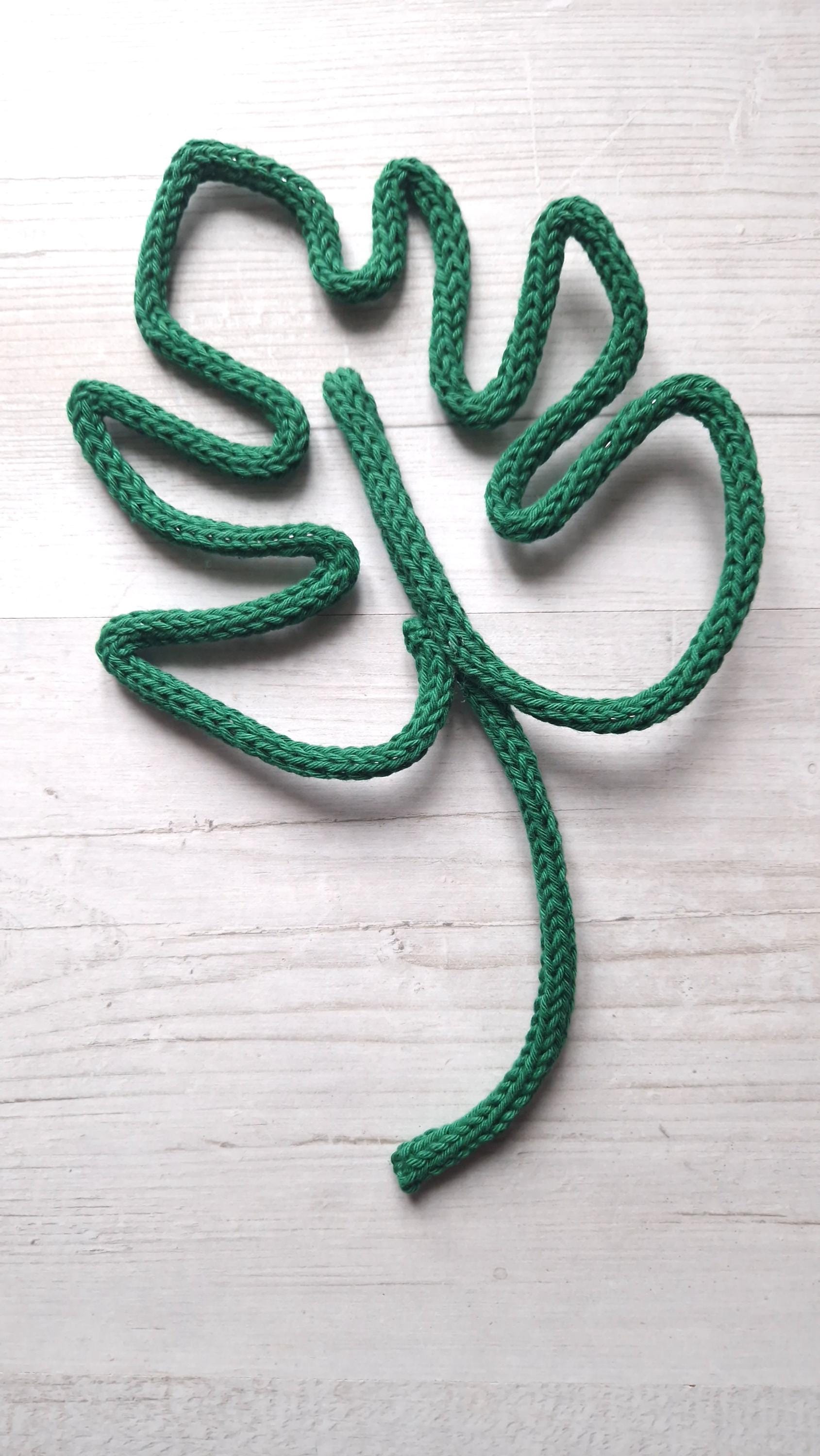 Animaux de la savane tricoté en fil de fer