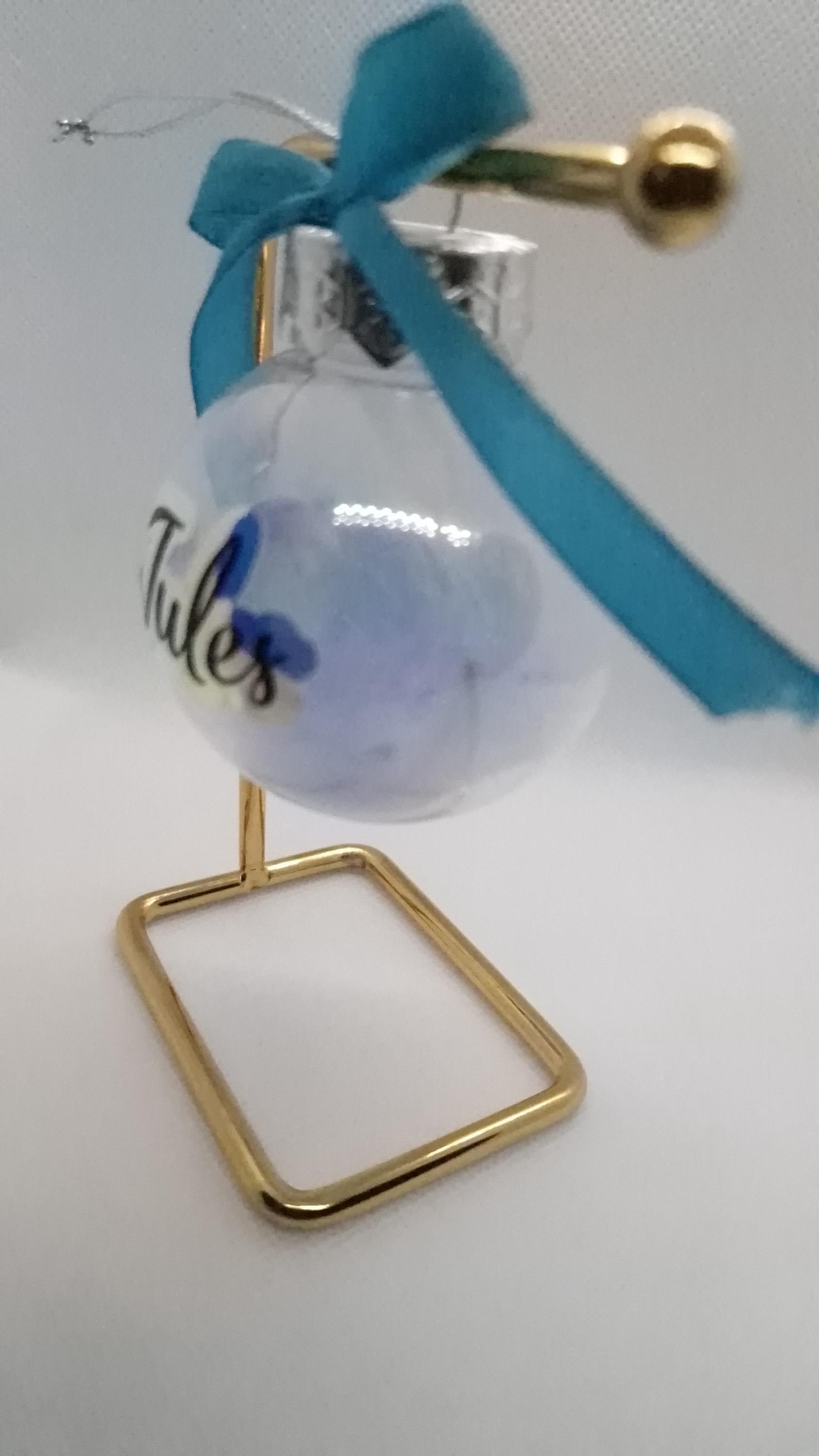 Boule de noël plume personnalisée avec prénom