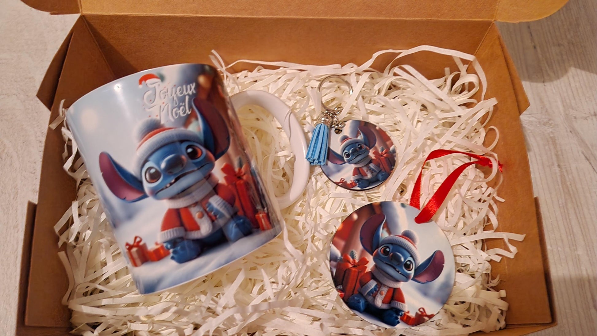 Coffret cadeau Noël personnalisé enfant mug porte clés décoration Heyl’Créations