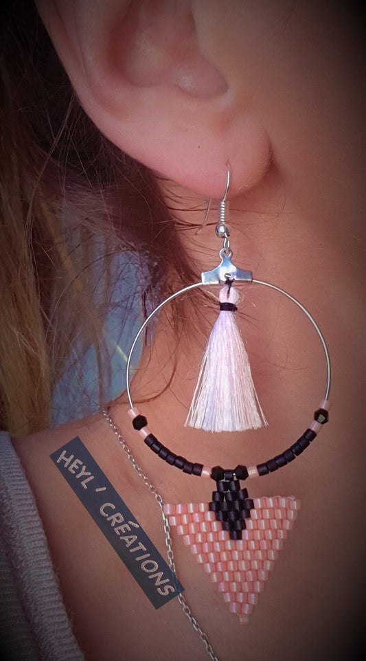 Boucles oreilles pompon rose noir bijou fait main Miyuki Heyl’Créations