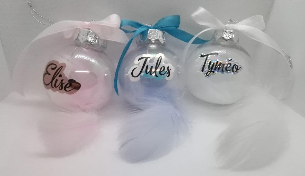 Boule de noël plume personnalisée avec prénom