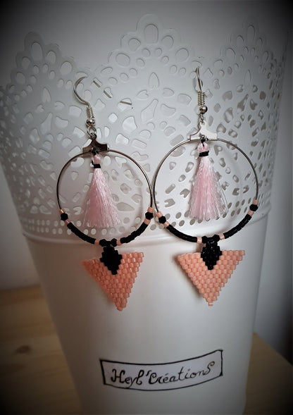 Boucles oreilles pompon rose noir bijou fait main Miyuki Heyl’Créations