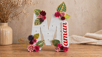 box lumineuse lettre M personnalisée cadeau fête des mamans fait main
