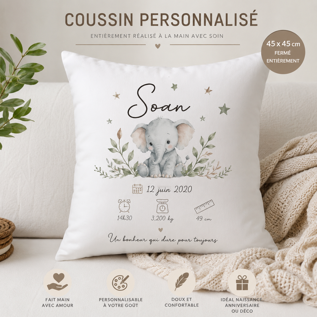 Coussin personnalisé enfant 45 x 45 cm blanc avec prénom Soan et motif éléphant, présenté dans une décoration douce et naturelle. Coussin complet fait main et personnalisable, idéal comme cadeau de naissance ou décoration de chambre d’enfant.