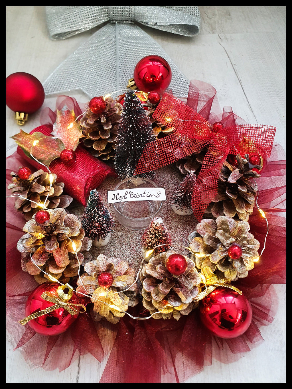 Centre de table couleur rouge avec guirlande LED intégrée