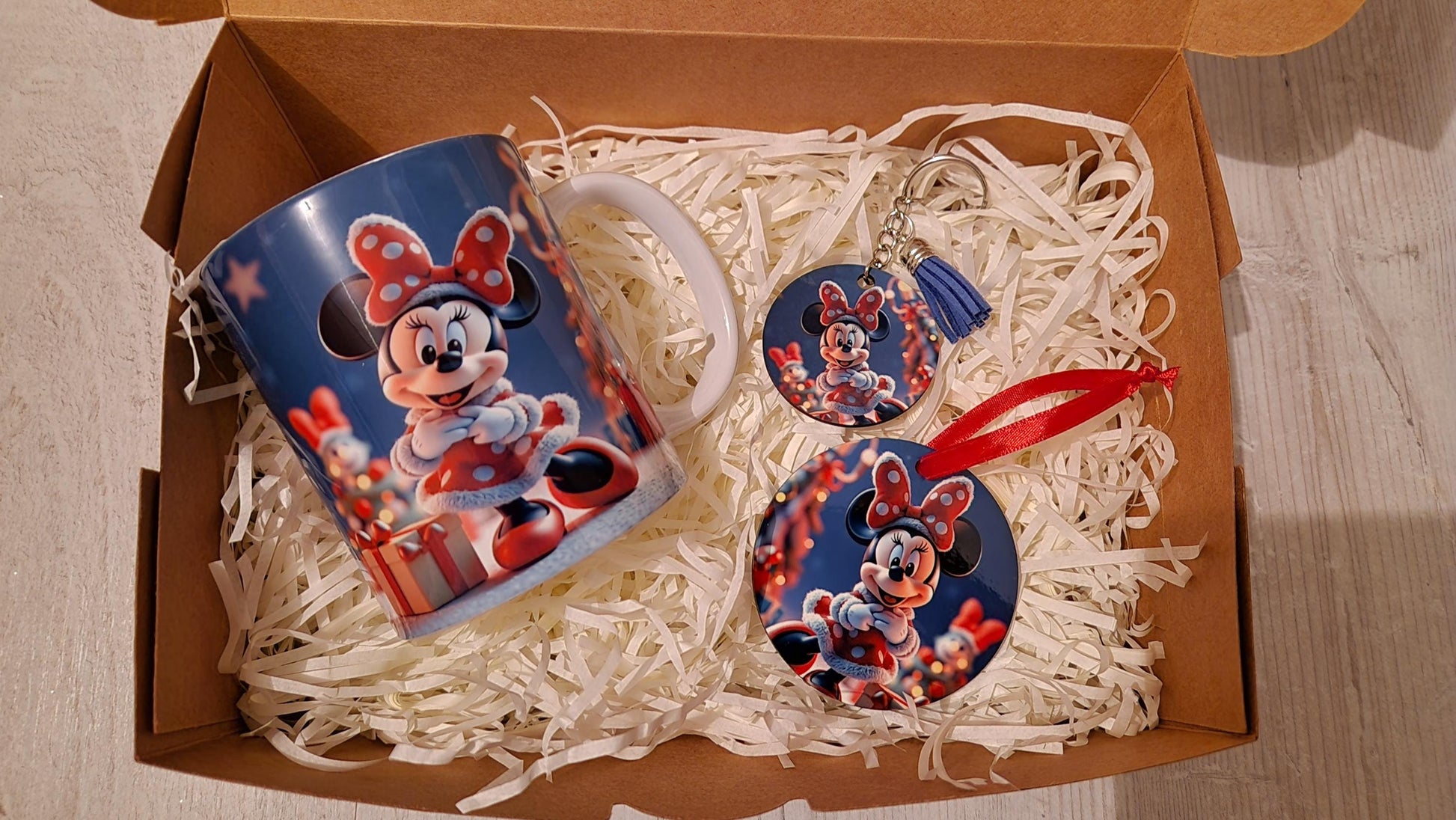 Coffret cadeau Noël enfant personnalisé mug porte clés décoration Heyl’Créations