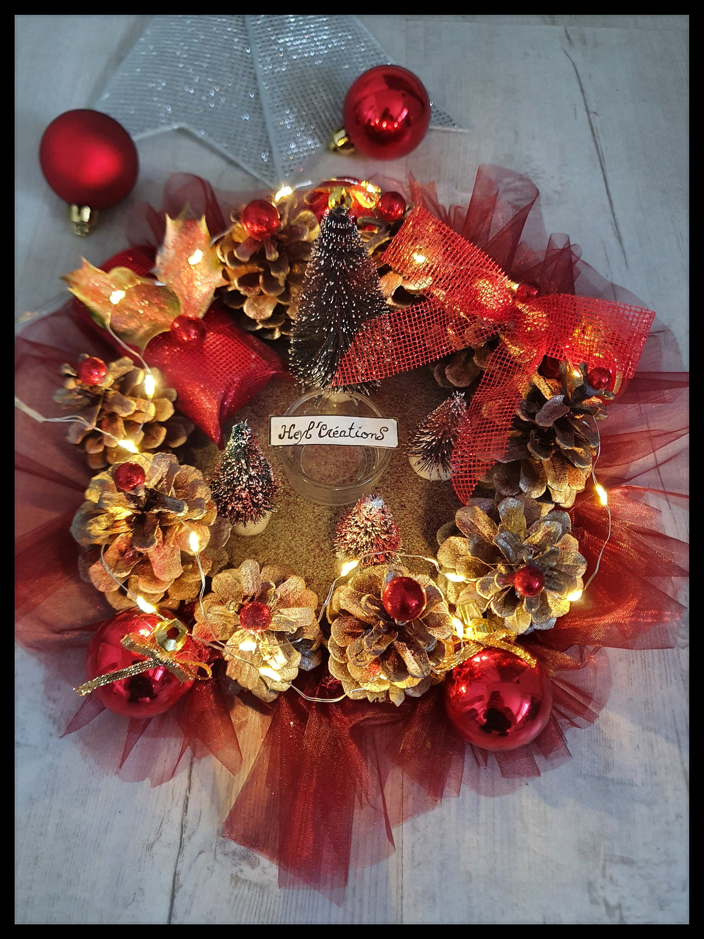 Centre de table couleur rouge avec guirlande LED intégrée