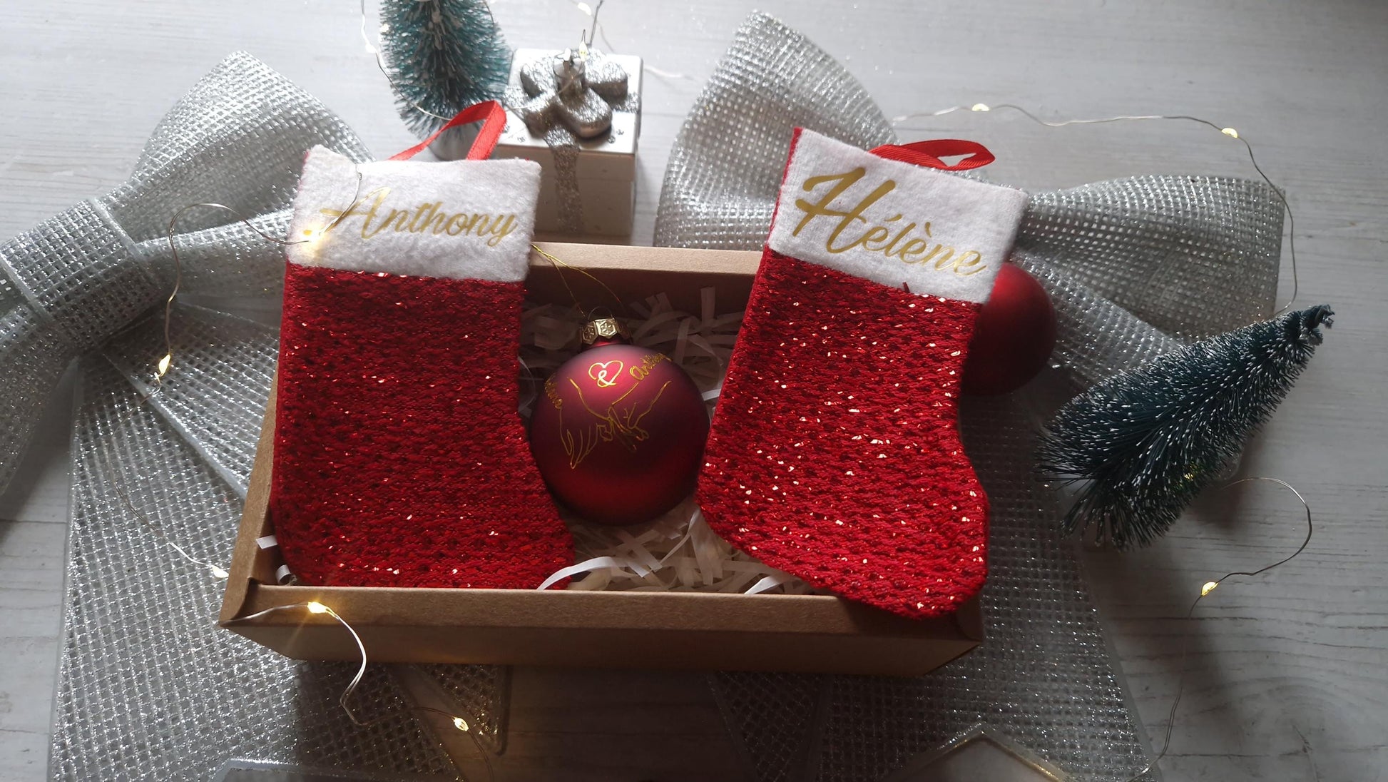 Coffret boule Noël couple personnalisé prénoms décoration sapin Heyl’Créations