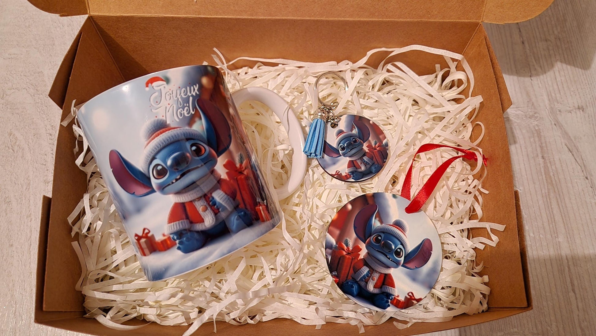 Coffret cadeau Noël personnalisé enfant mug porte clés décoration Heyl’Créations