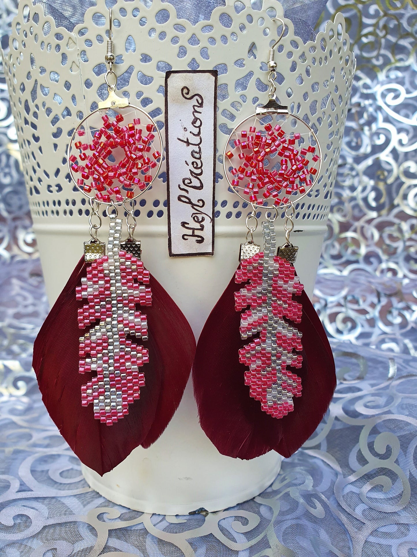 Boucles oreilles attrape rêve rouge fuchsia bijou bohème Heyl’Créations