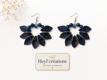 boucle_d'oreille_simili_cuir_bleu_fond_blanc