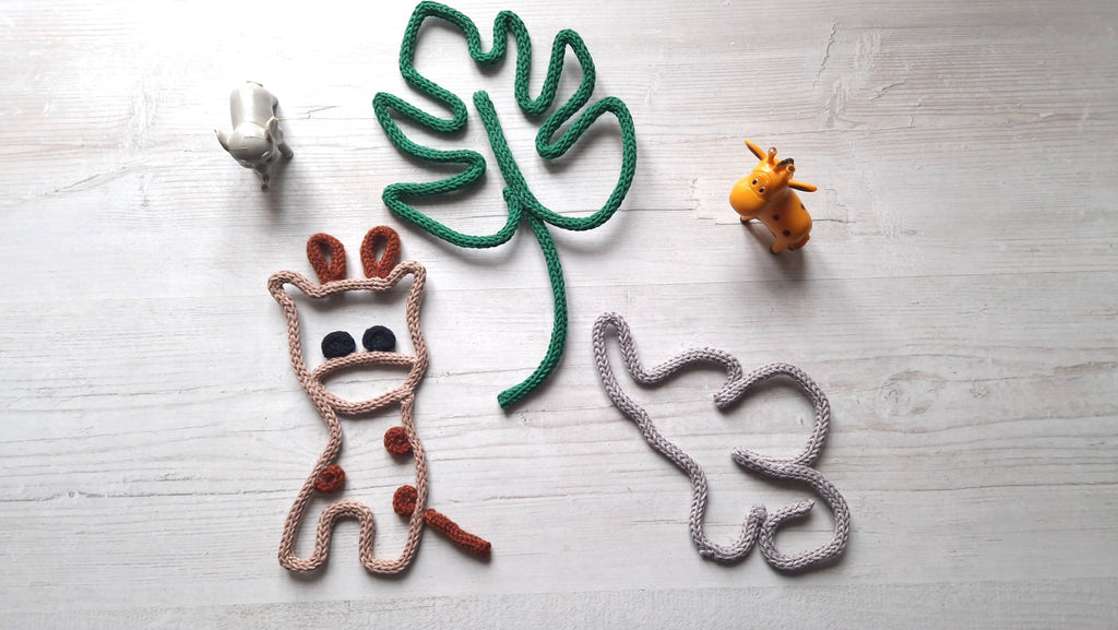 Animaux de la savane tricoté en fil de fer