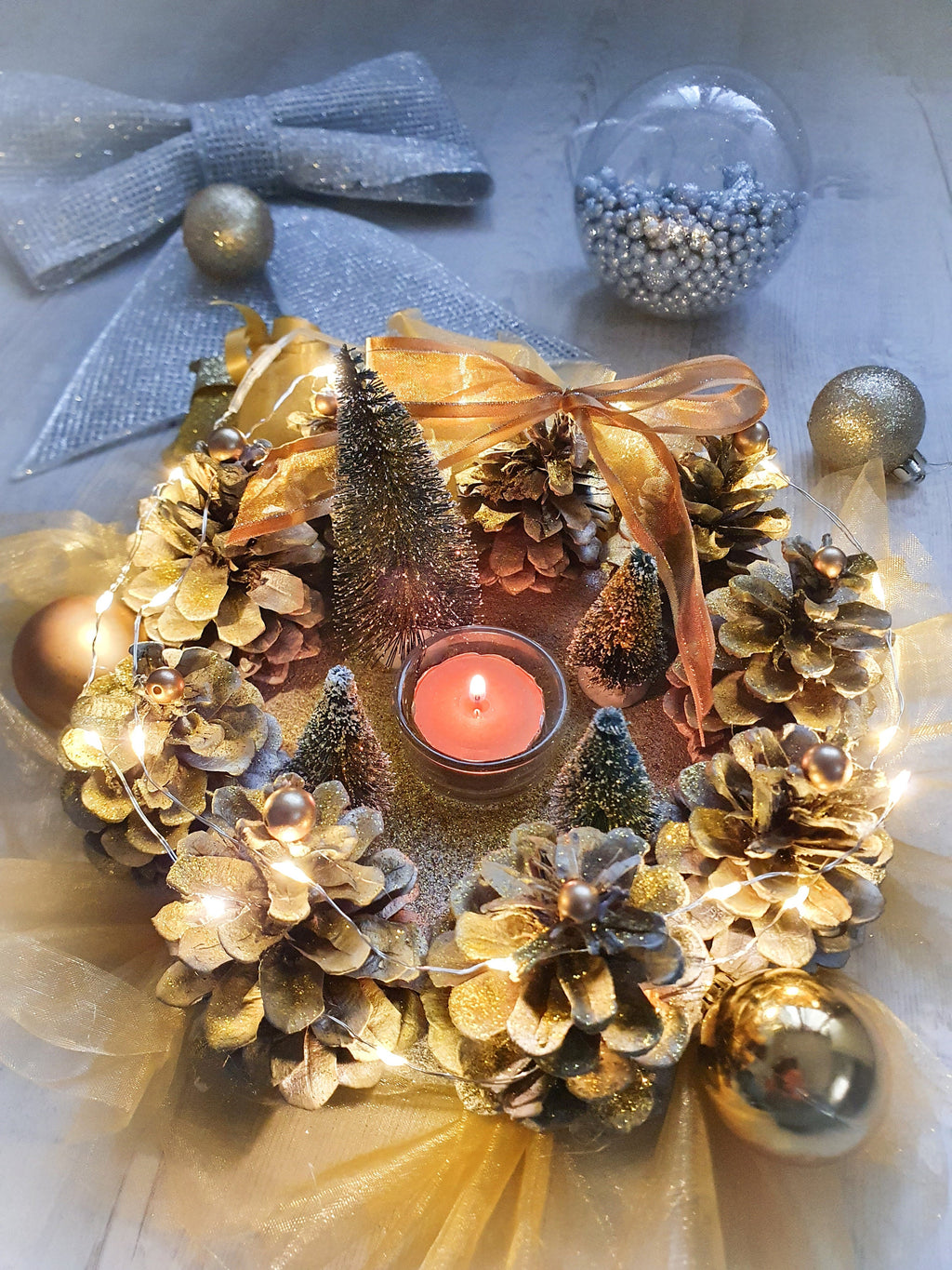Centre de table couleur or avec guirlande Led intégrée