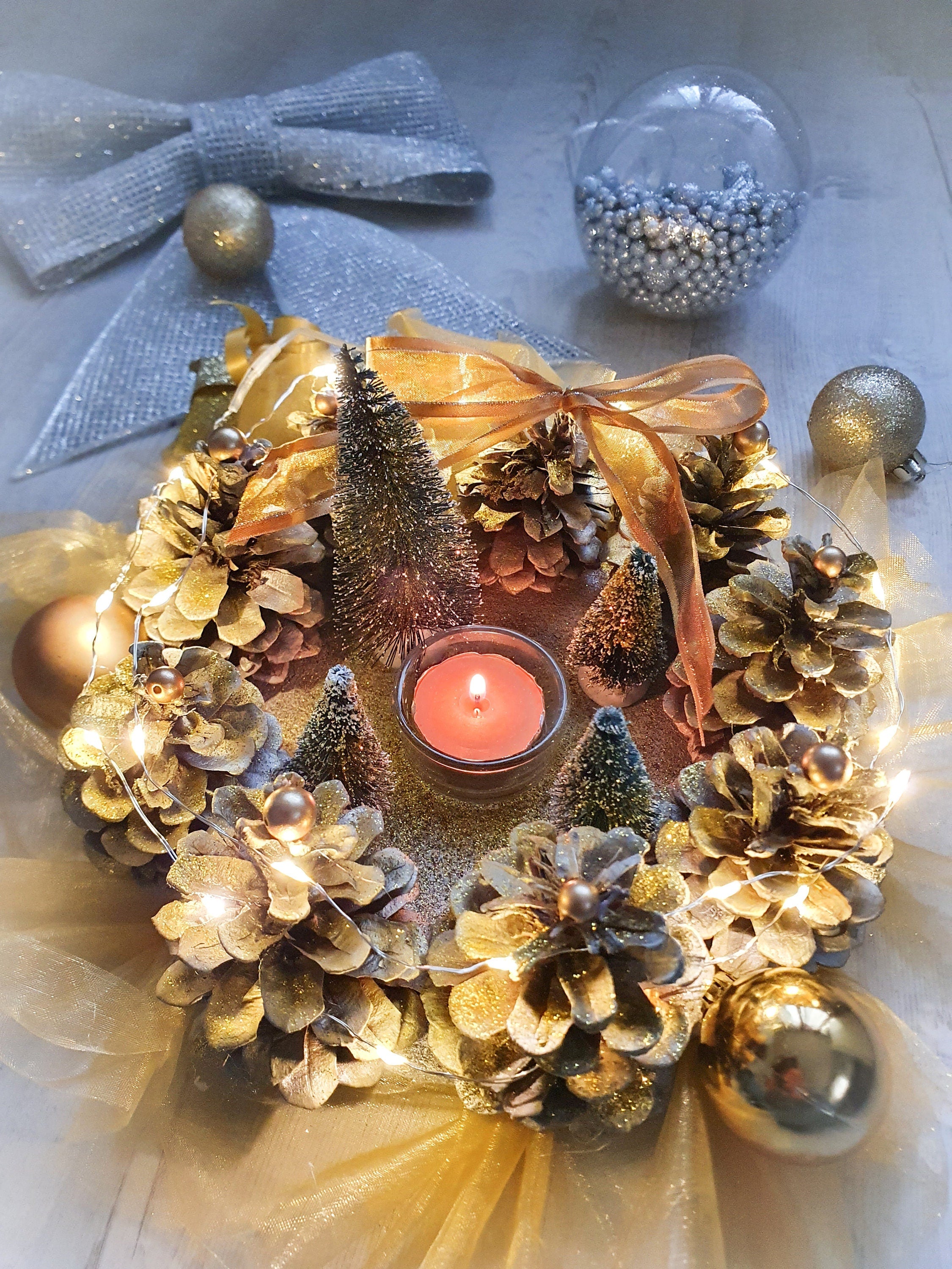 Centre de table couleur or avec guirlande Led intégrée