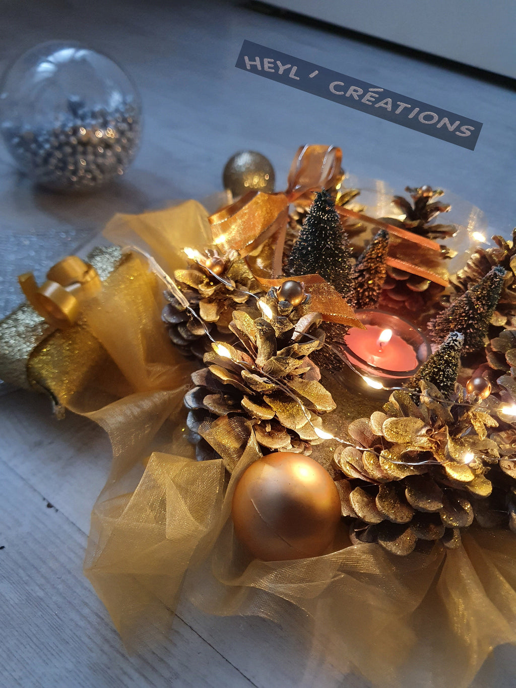 Centre de table couleur or avec guirlande Led intégrée