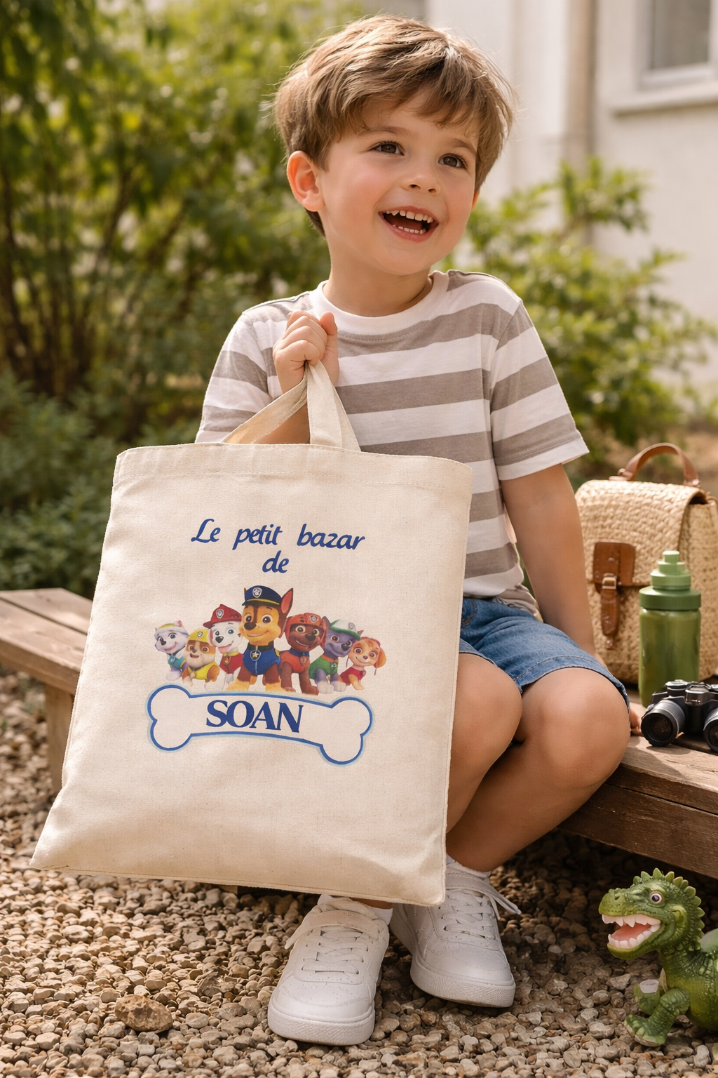 sac fourre tout pat patrouille tenu par enfant léger pratique en coton 